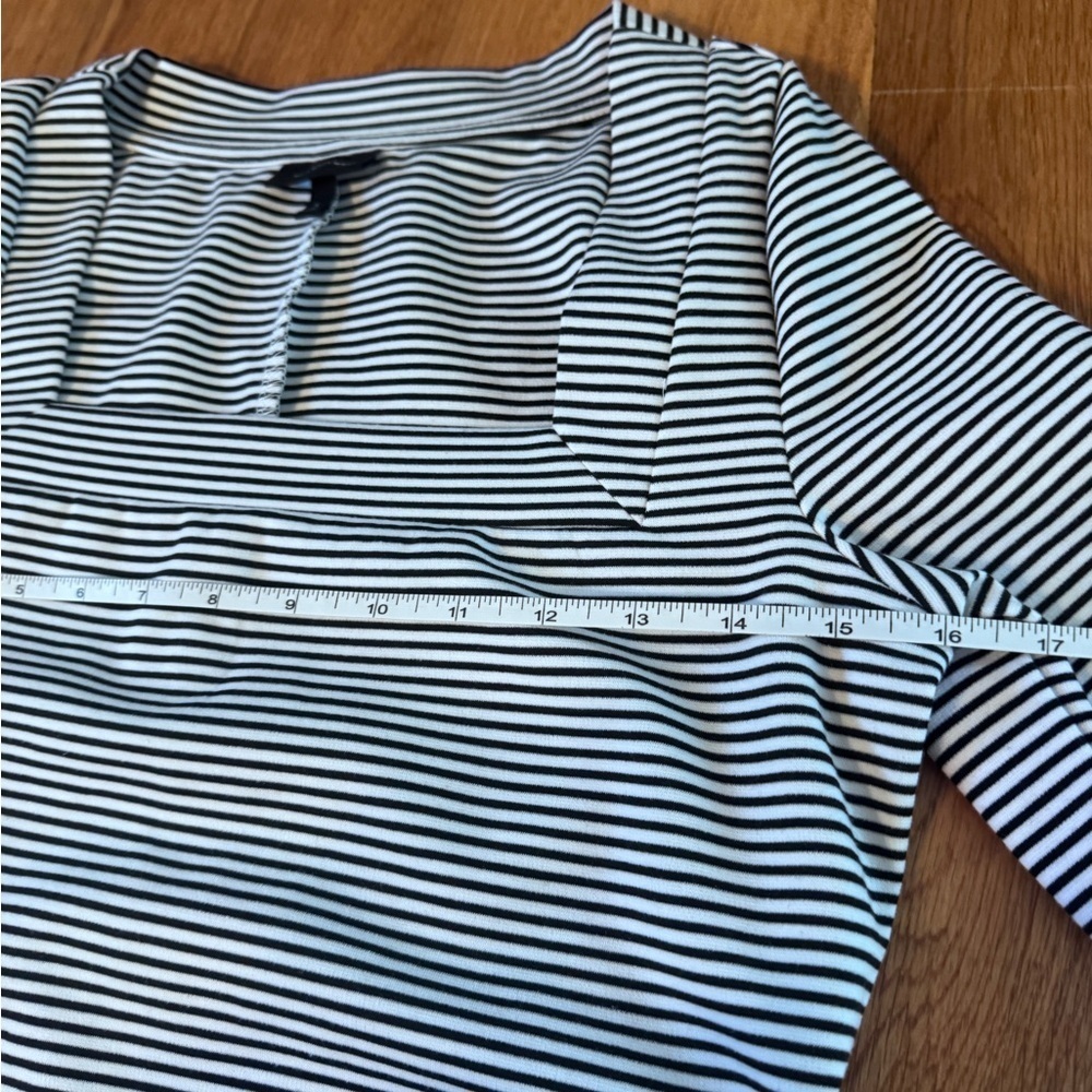 Who What Wear Gray and White Fitted Button Down Shirt​ - Picture 6 of 8